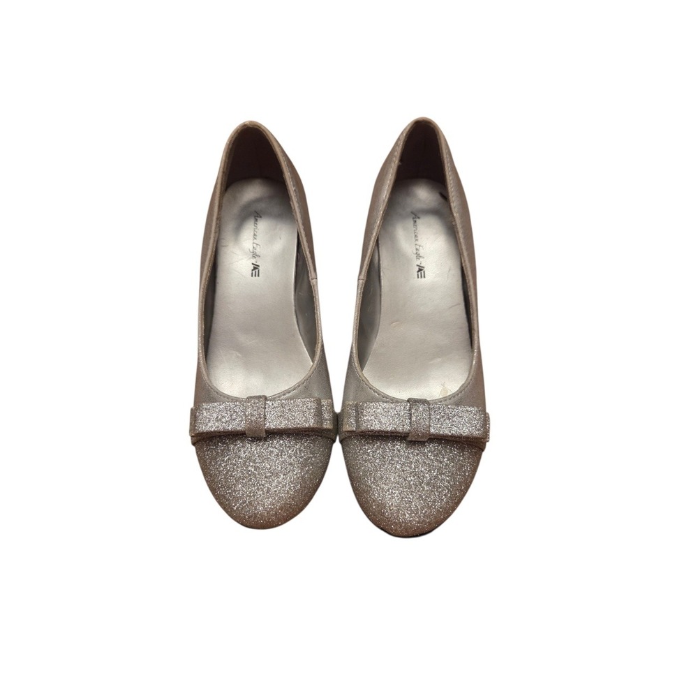 American Eagle Silver Glitter Bow Low Heel Pumps | Size 13 Cinderella